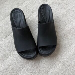 Crocs - Black Platform Heel